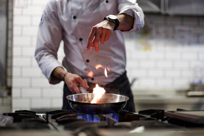 VAGAS ABERTAS NA ÁREA DE GASTRONOMIA COM EXCELENTES BENEFÍCIOS!