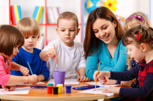 INSTITUTO EDUCACIONAL ADMITE COLABORADORES - EMPREGO E ESTÁGIO