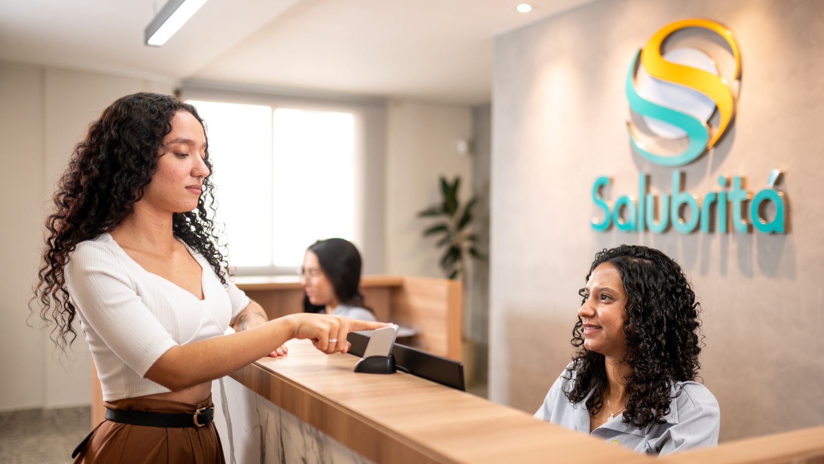 SALUBRITÁ ABRE VAGAS DE EMPREGO E ESTÁGIO EM BELO HORIZONTE COM ÓTIMOS BENEFÍCIOS
