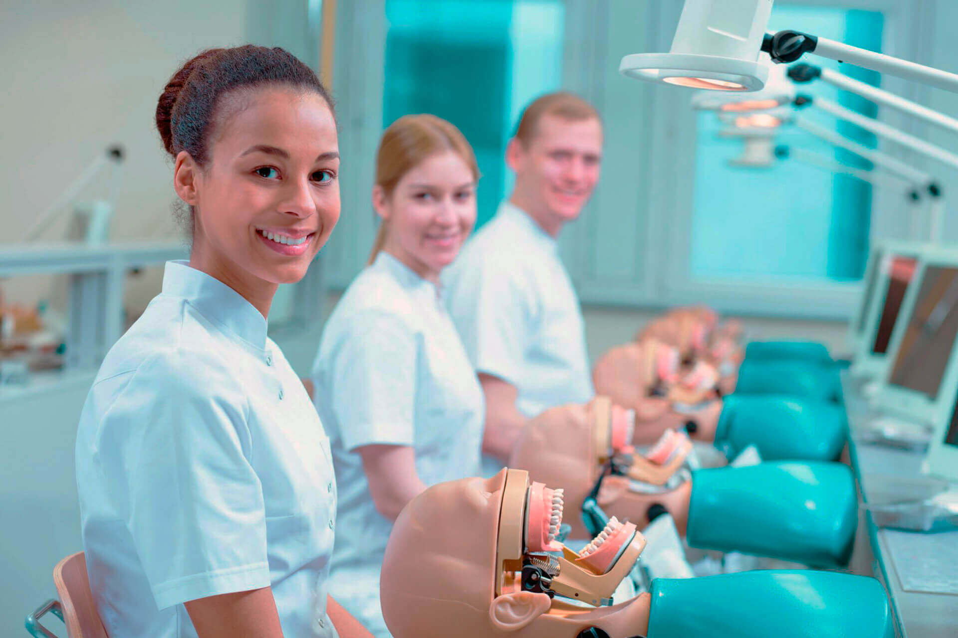 ESTÁGIO EM ODONTOLOGIA COM BOLSA DE R$ 1.200,00 E BENEFÍCIOS