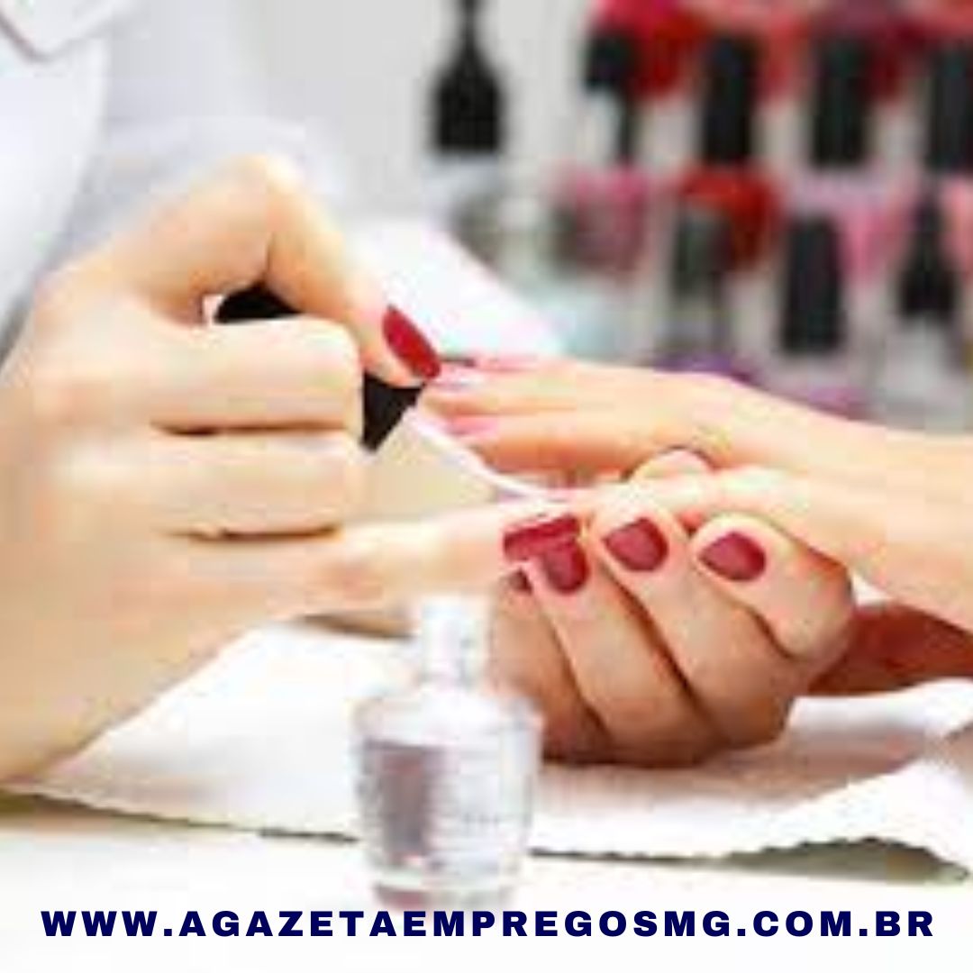INSTRUTORA DE MANICURE E PEDICURE