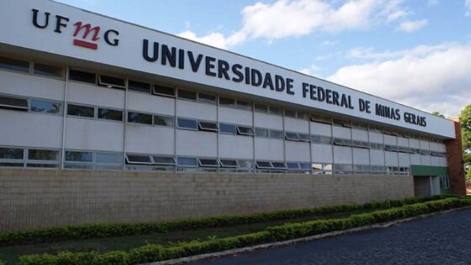 CONCURSO UFMG 2026: VAGAS ABERTAS COM SALÁRIOS DE ATÉ R$ 4,9 MIL! VEJA COMO SE INSCREVER